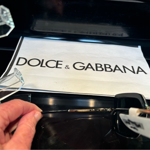 New Dolce and Gabbana DG4373 3319/8G. Black/Red Leopard Half Print Sunglasses - Picture 8 of 16